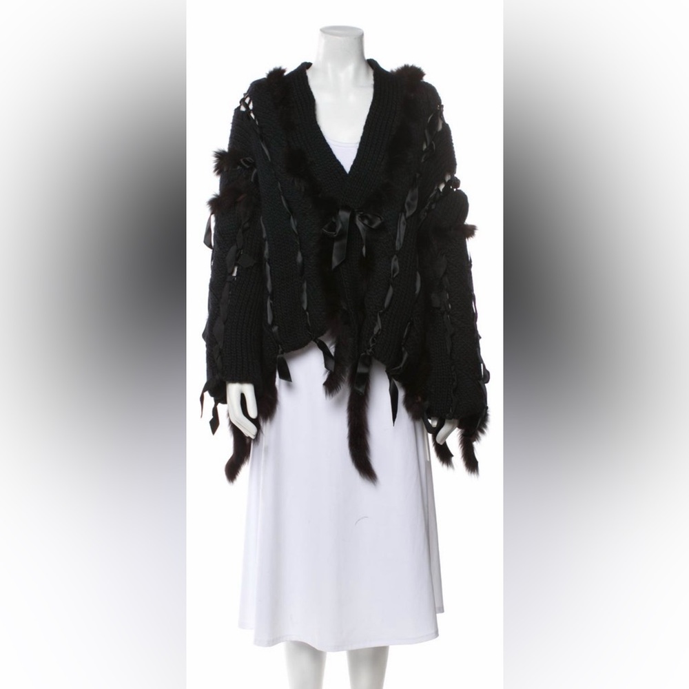!! ISO !! Gucci F/W 2002 cardigan by Tom Ford